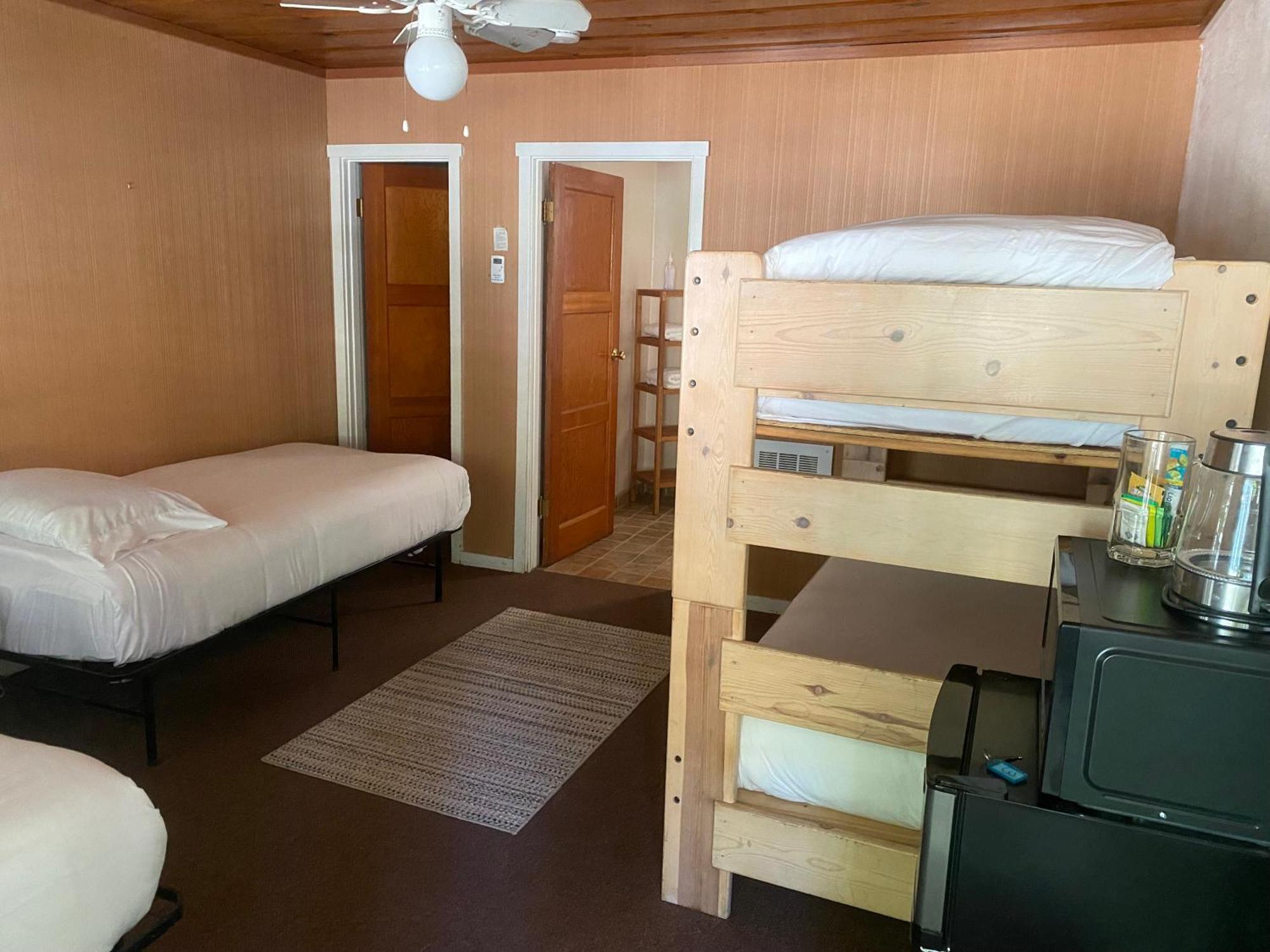 Badger Seven Circles Lodge&Retreat מראה חיצוני תמונה